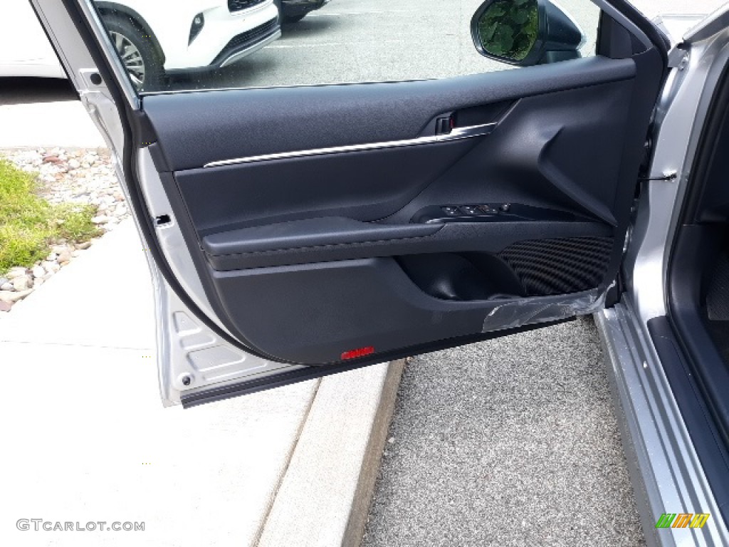 2020 Toyota Camry Hybrid SE Black Door Panel Photo #139156291