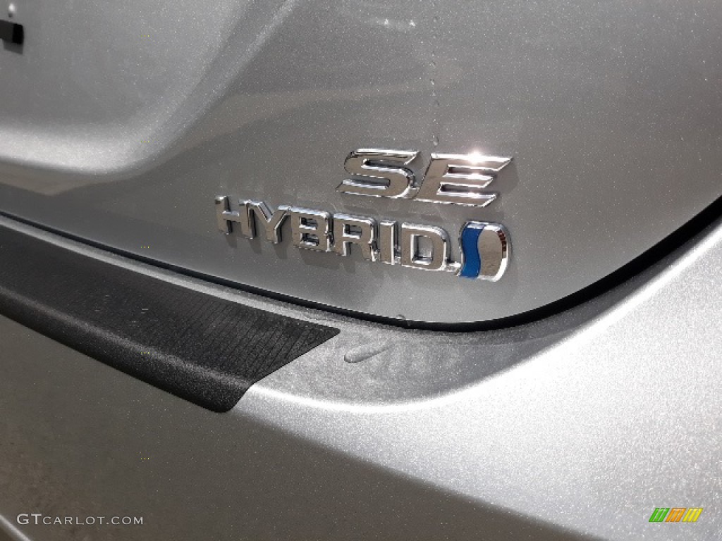 2020 Toyota Camry Hybrid SE Marks and Logos Photo #139156565