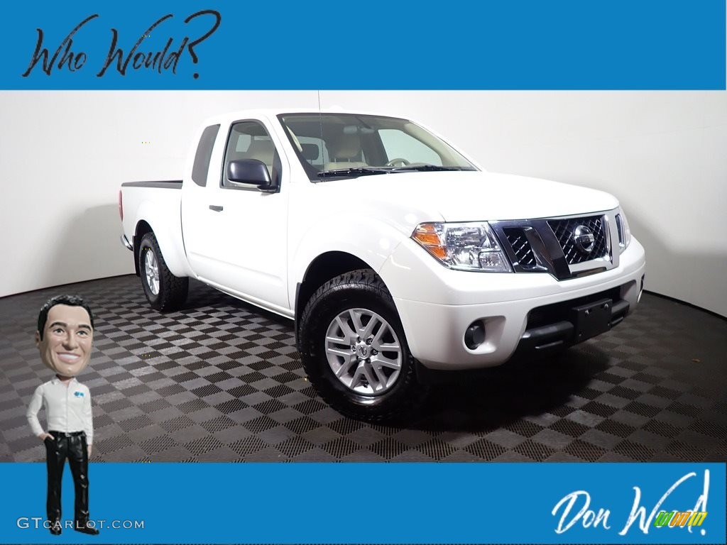 2017 Frontier SV King Cab 4x4 - Glacier White / Beige photo #1