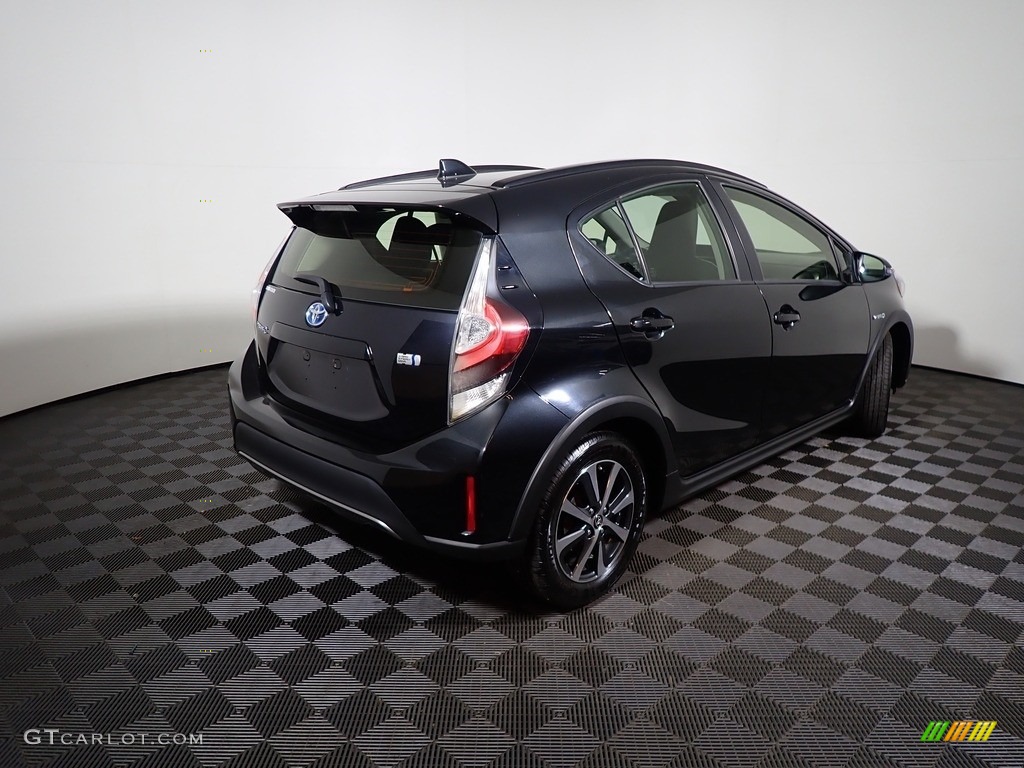 2018 Prius c One - Black Sand Pearl / Black photo #4