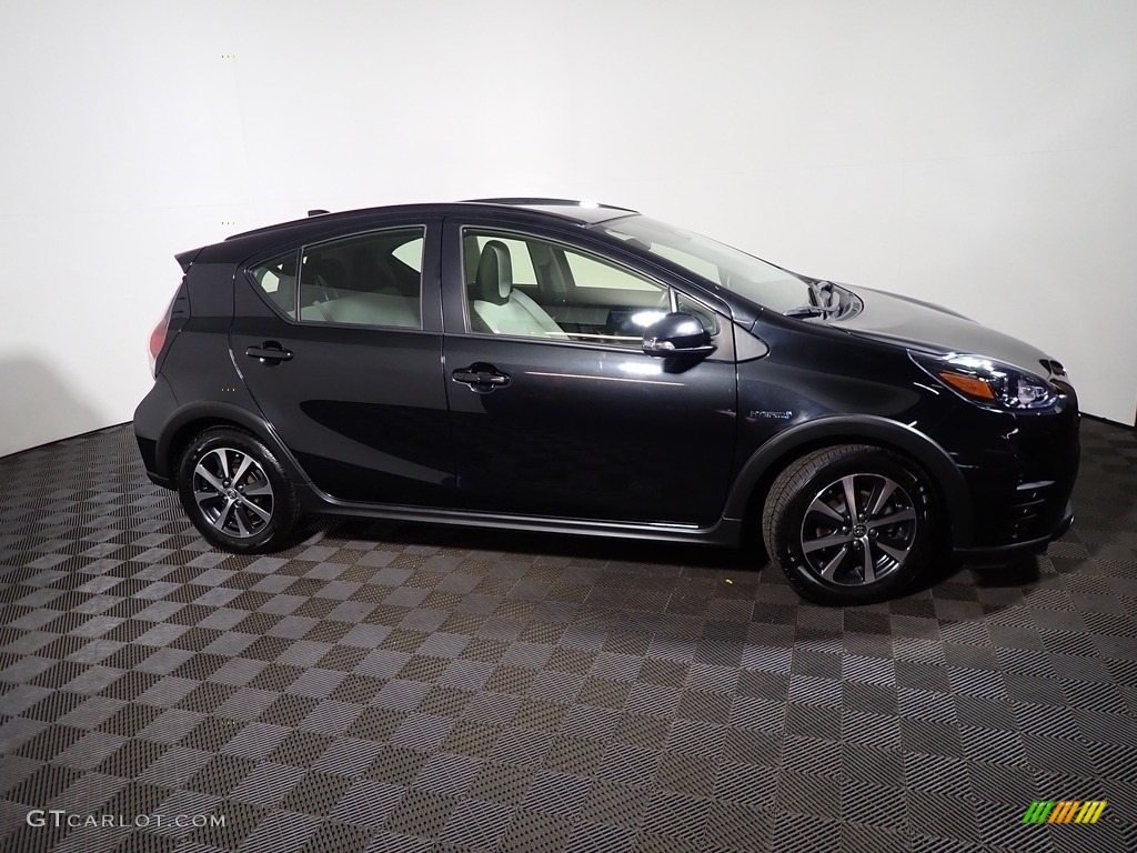 2018 Prius c One - Black Sand Pearl / Black photo #5