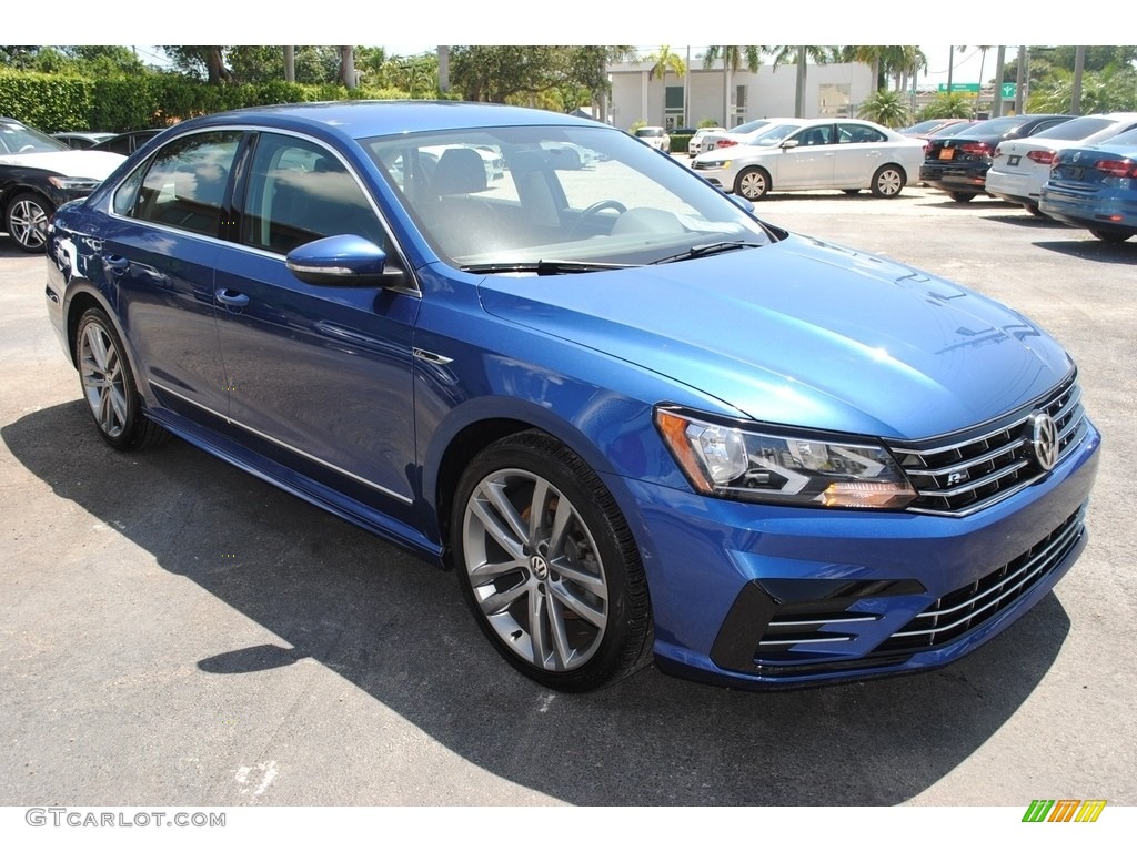 Reef Blue Metallic 2017 Volkswagen Passat R-Line Sedan Exterior Photo #139160734
