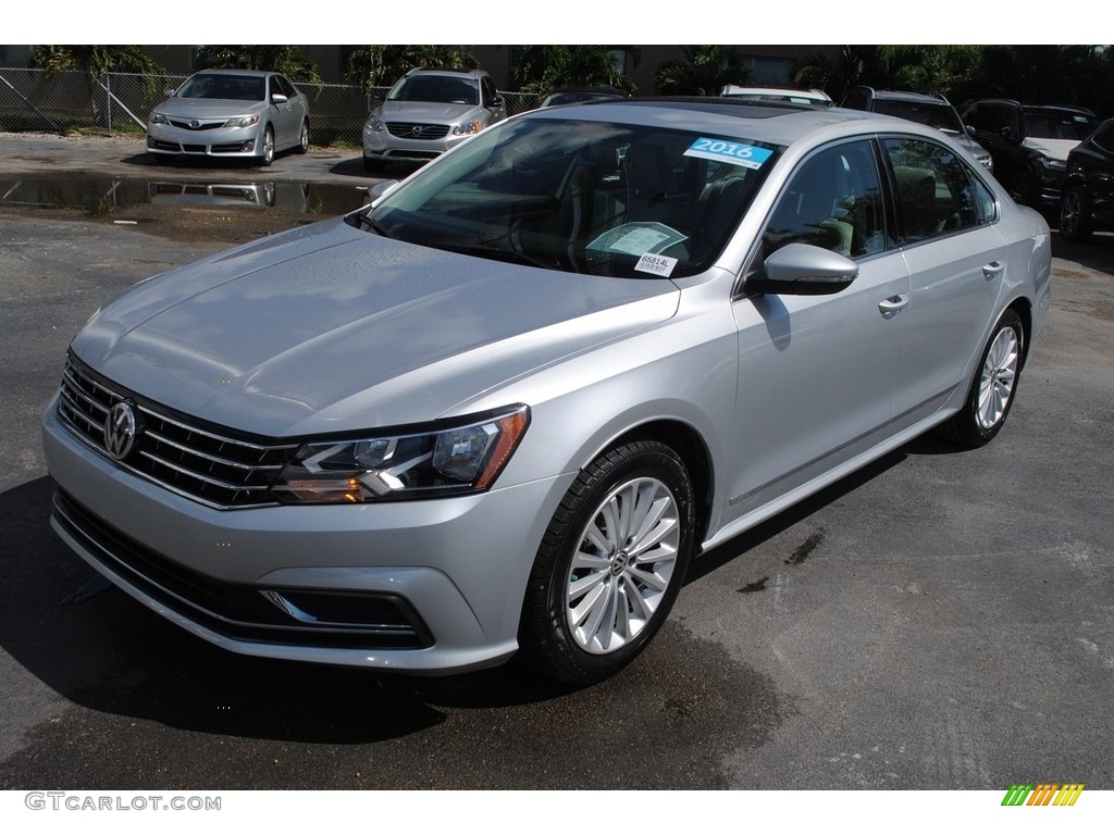Reflex Silver Metallic 2016 Volkswagen Passat SE Sedan Exterior Photo #139162033