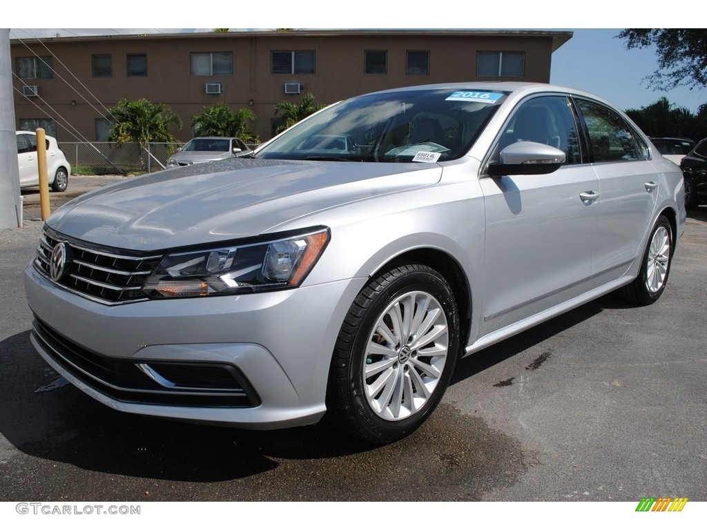 Reflex Silver Metallic 2016 Volkswagen Passat SE Sedan Exterior Photo #139162060