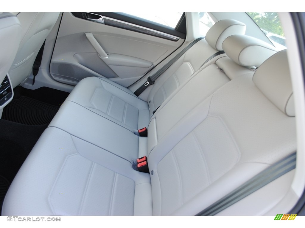 Moonrock Gray Interior 2016 Volkswagen Passat SE Sedan Photo #139162186