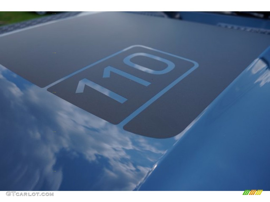 2020 Land Rover Defender 110 SE Marks and Logos Photo #139167949