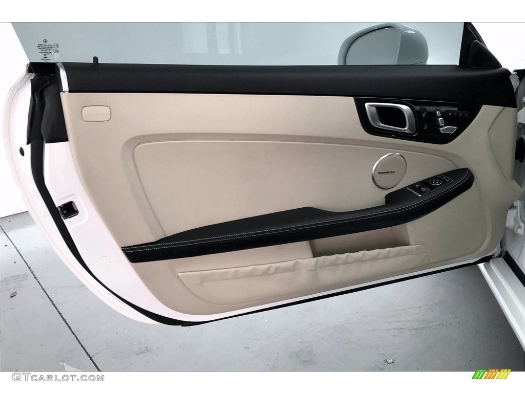 2017 Mercedes-Benz SLC 300 Roadster Sahara Beige Door Panel Photo #139170847