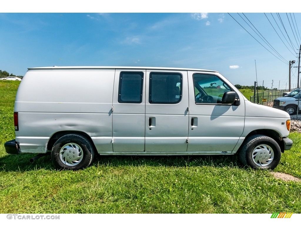 Oxford White 2001 Ford E Series Van E150 Cargo Exterior Photo #139171652