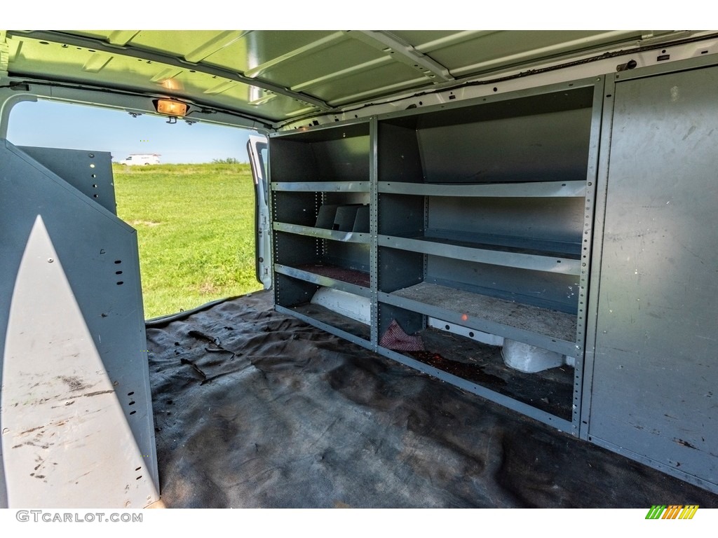 2001 E Series Van E150 Cargo - Oxford White / Medium Graphite photo #5