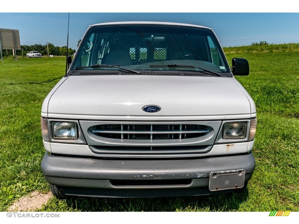 2001 E Series Van E150 Cargo - Oxford White / Medium Graphite photo #13