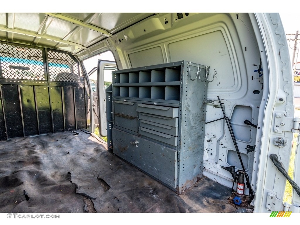 2001 E Series Van E150 Cargo - Oxford White / Medium Graphite photo #18