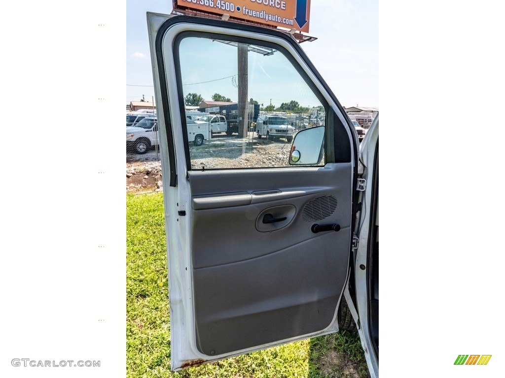 2001 E Series Van E150 Cargo - Oxford White / Medium Graphite photo #27