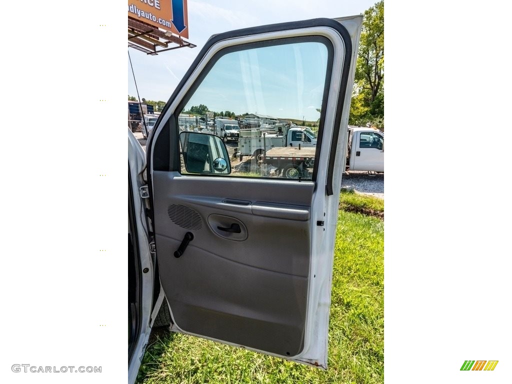 2001 E Series Van E150 Cargo - Oxford White / Medium Graphite photo #28