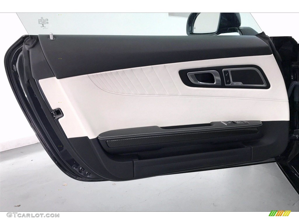 2017 Mercedes-Benz AMG GT Coupe Porcelain/Black Door Panel Photo #139172567