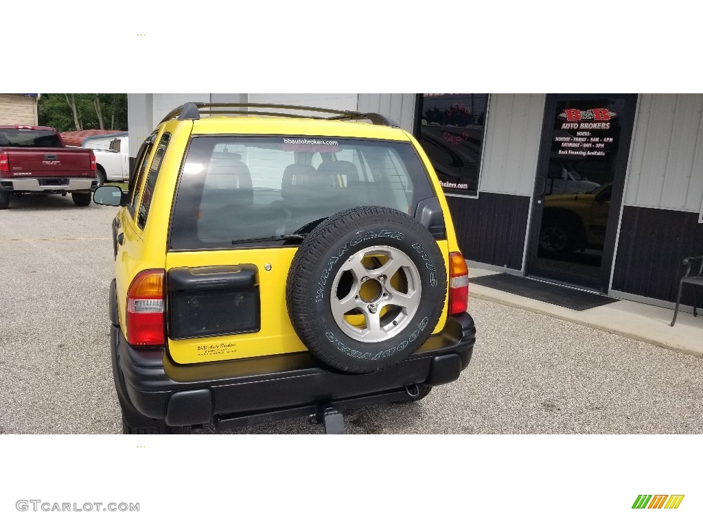 2003 Tracker ZR2 4WD Hard Top - Yellow / Medium Gray photo #4