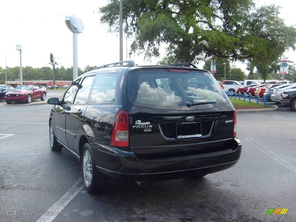 2005 Focus ZXW SES Wagon - Pitch Black / Dark Flint/Light Flint photo #5