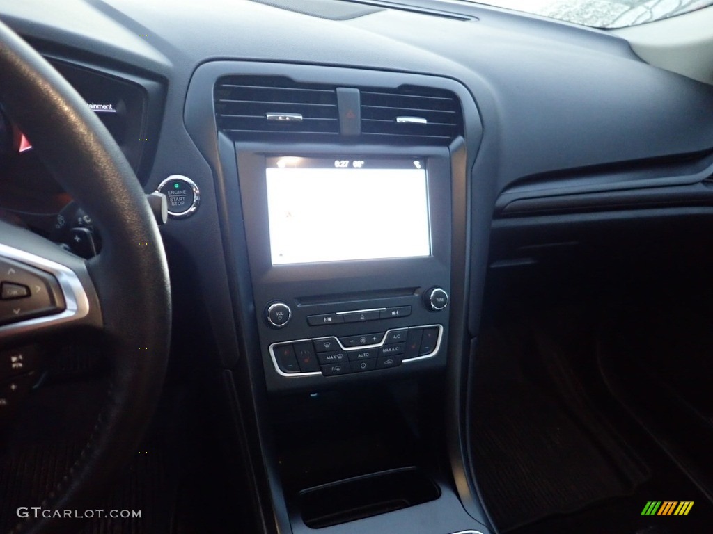 2018 Fusion SE AWD - White Platinum / Ebony photo #22