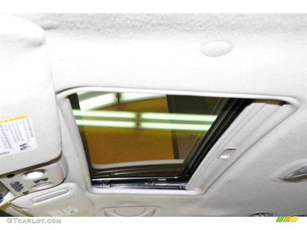 2003 Suburban 1500 Z71 4x4 - Light Pewter Metallic / Tan/Neutral photo #13