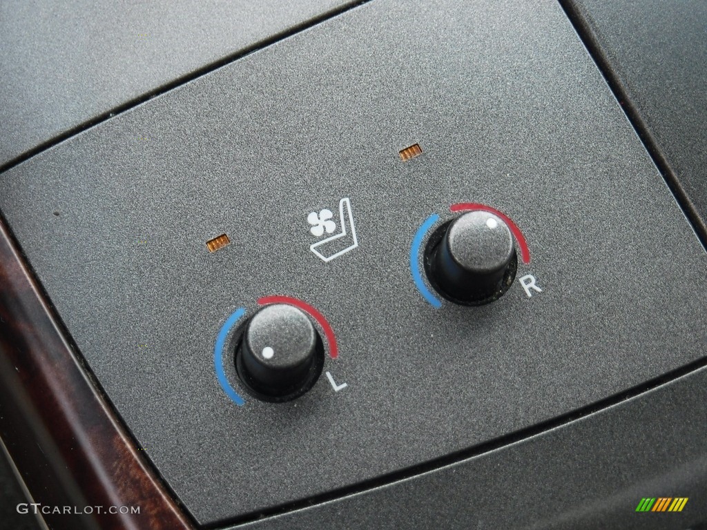 2011 Avalon Limited - Black / Ivory photo #5