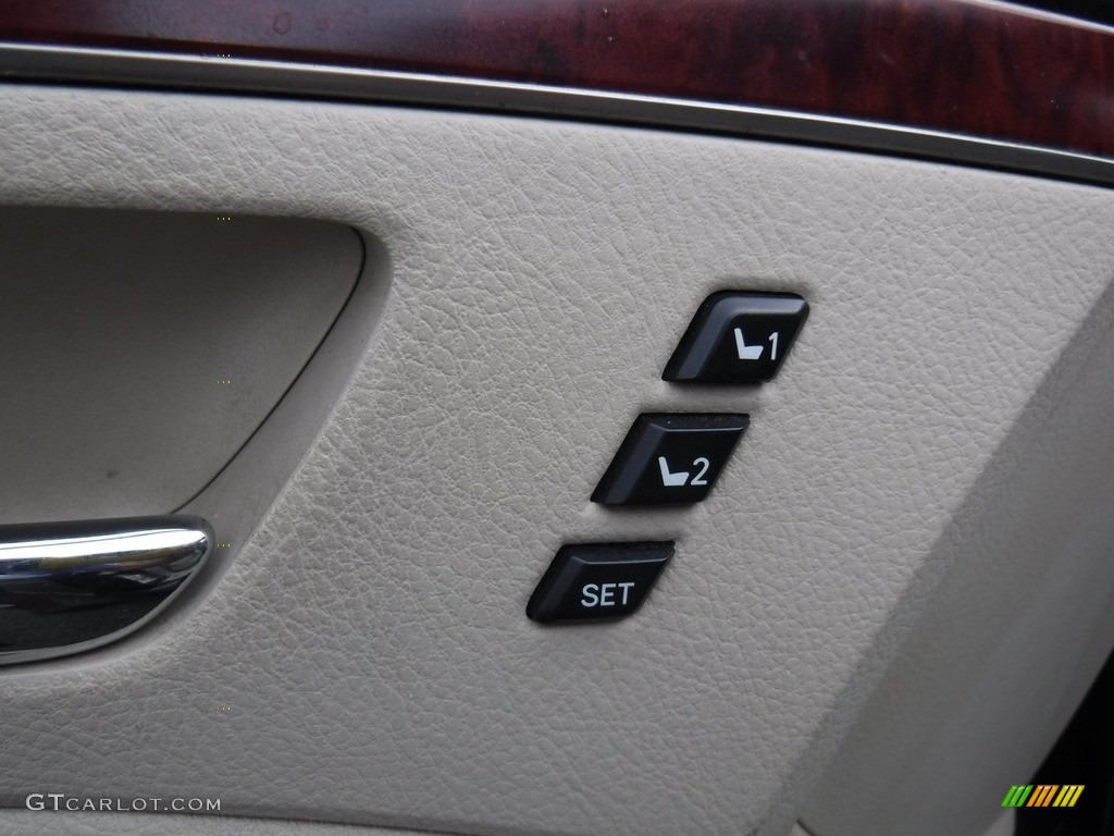 2011 Avalon Limited - Black / Ivory photo #6
