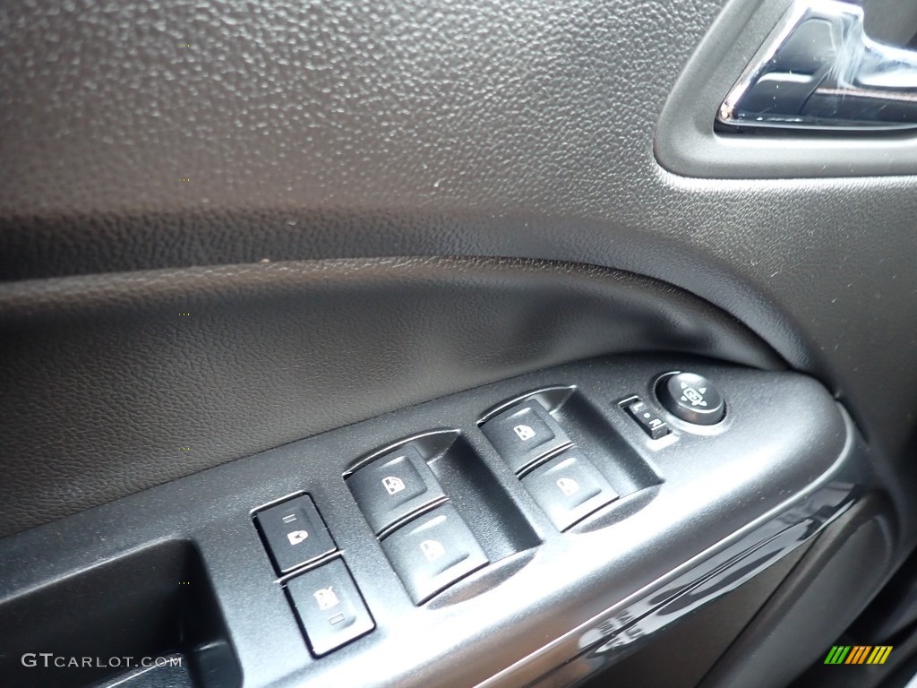 2017 GMC Canyon SLE Extended Cab 4x4 All-Terrain Door Panel Photos