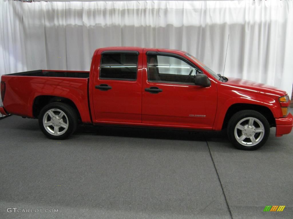 2004 Colorado LS Crew Cab - Victory Red / Very Dark Pewter photo #2