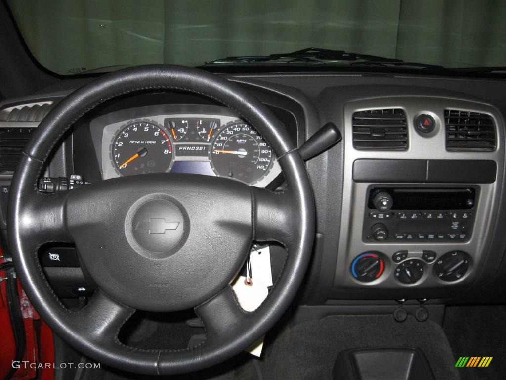 2004 Colorado LS Crew Cab - Victory Red / Very Dark Pewter photo #9
