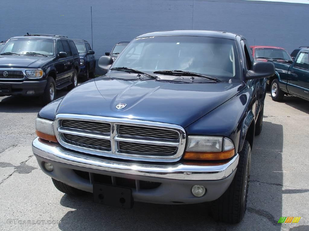 2001 Dakota SLT Club Cab 4x4 - Patriot Blue Pearl / Dark Slate Gray photo #2
