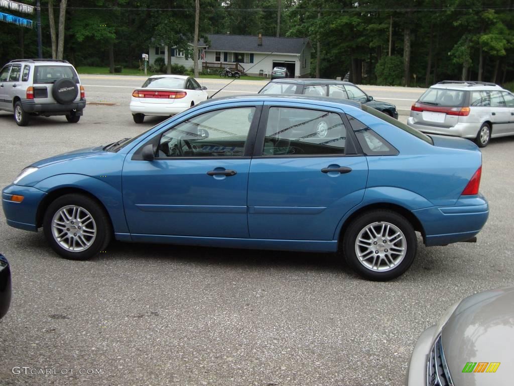 2000 Focus ZTS Sedan - Light Sapphire Blue Metallic / Medium Graphite photo #4