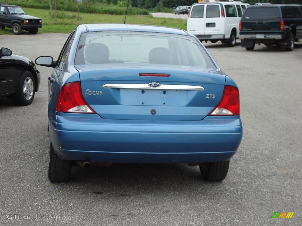 2000 Focus ZTS Sedan - Light Sapphire Blue Metallic / Medium Graphite photo #6