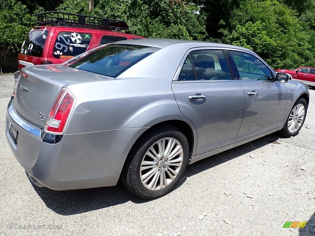 2011 300 C Hemi AWD - Billet Silver Metallic / Black photo #4