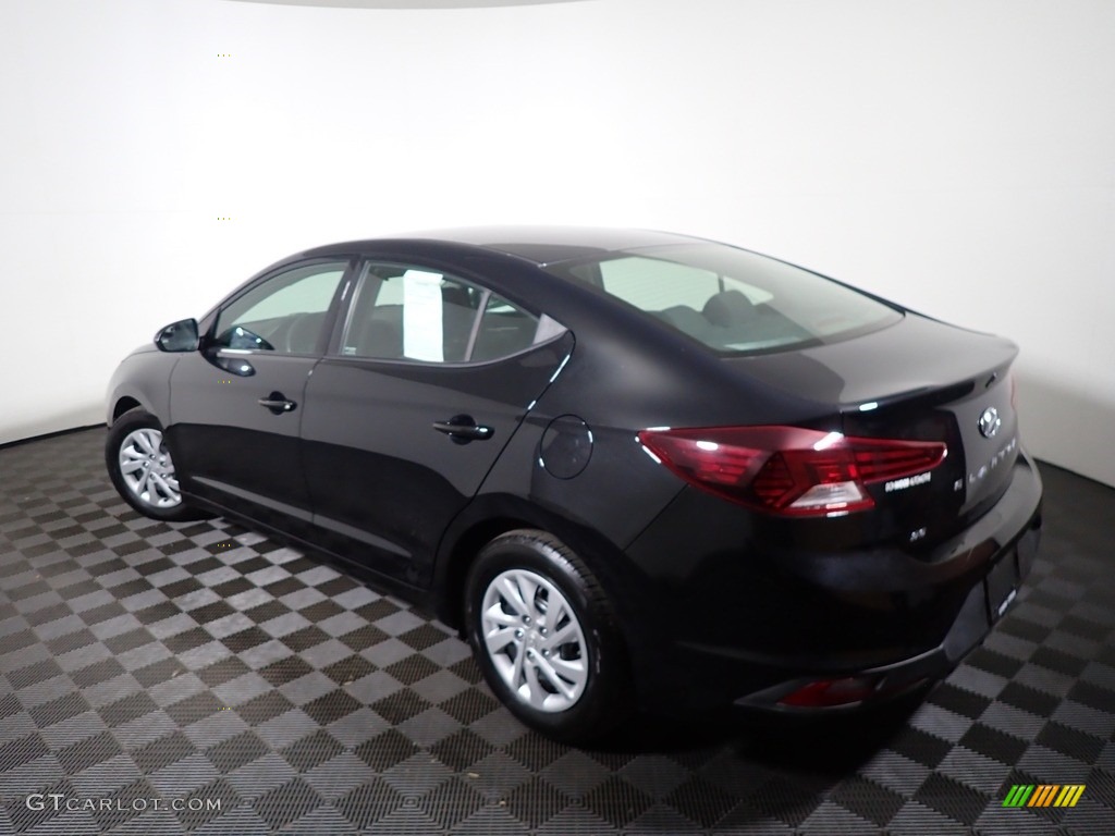 2019 Elantra SE - Phantom Black / Black photo #4