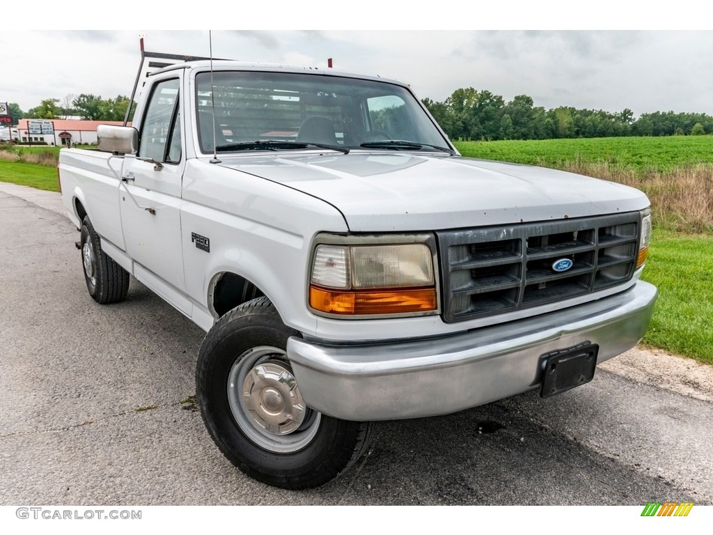 Oxford White Ford F250