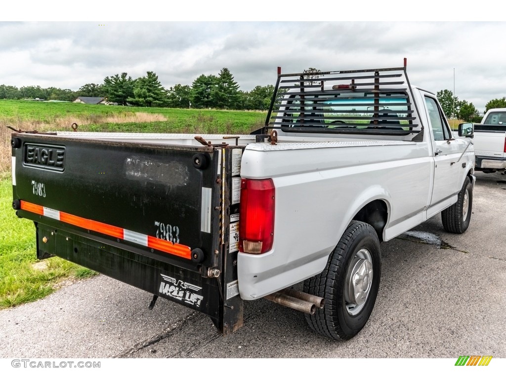 1997 F250 XLT Regular Cab - Oxford White / Blue photo #4
