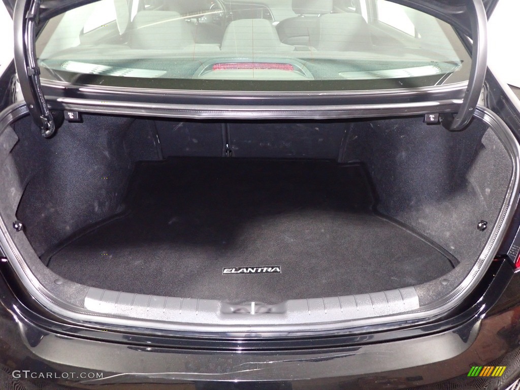 2019 Elantra SE - Phantom Black / Black photo #10
