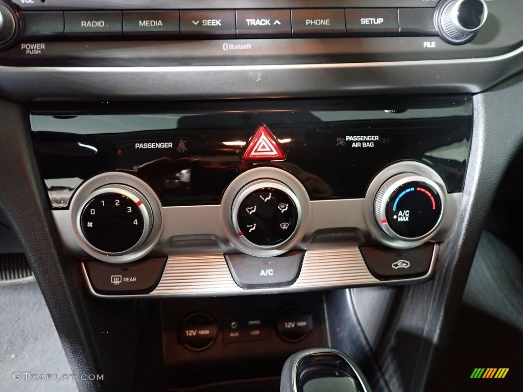 2019 Elantra SE - Phantom Black / Black photo #19