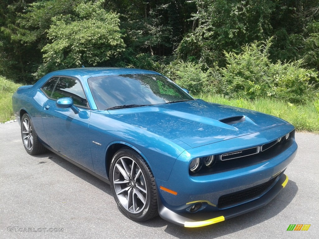 2020 Challenger R/T - Frostbite / Black photo #4