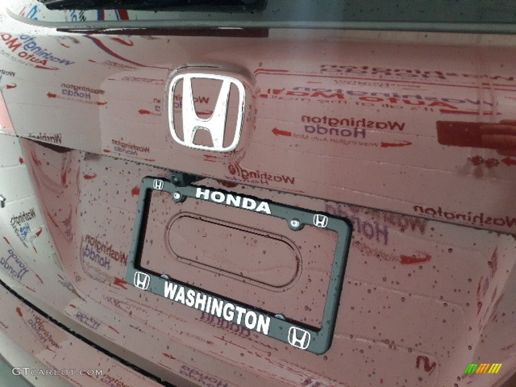 2021 Pilot Touring AWD - Deep Scarlet Pearl / Beige photo #32