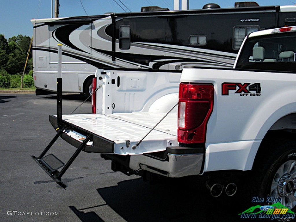 2020 F250 Super Duty STX Crew Cab 4x4 - Oxford White / Medium Earth Gray photo #14