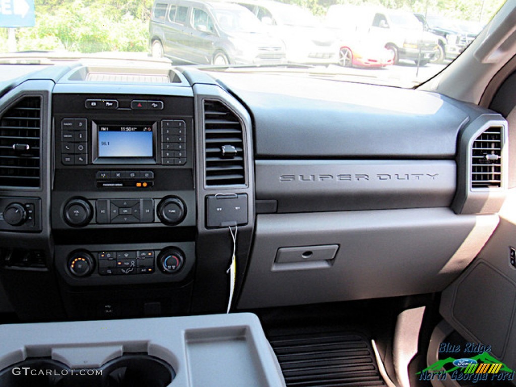 2020 F250 Super Duty STX Crew Cab 4x4 - Oxford White / Medium Earth Gray photo #16