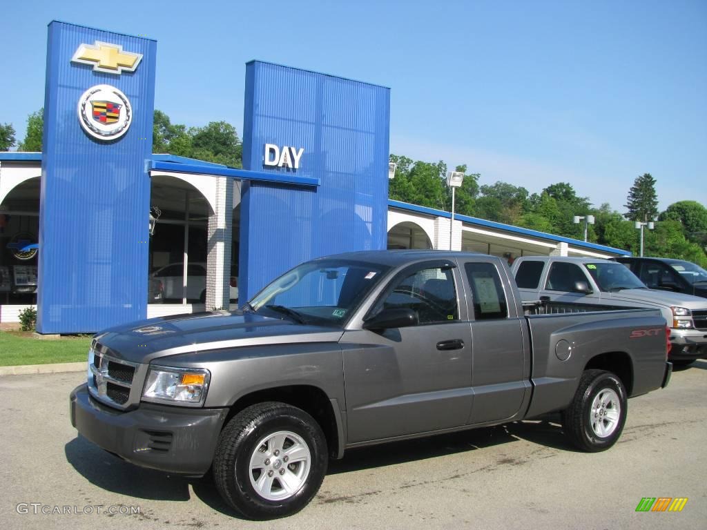 2008 Dakota SXT Extended Cab 4x4 - Mineral Gray Metallic / Dark Slate Gray/Medium Slate Gray photo #1