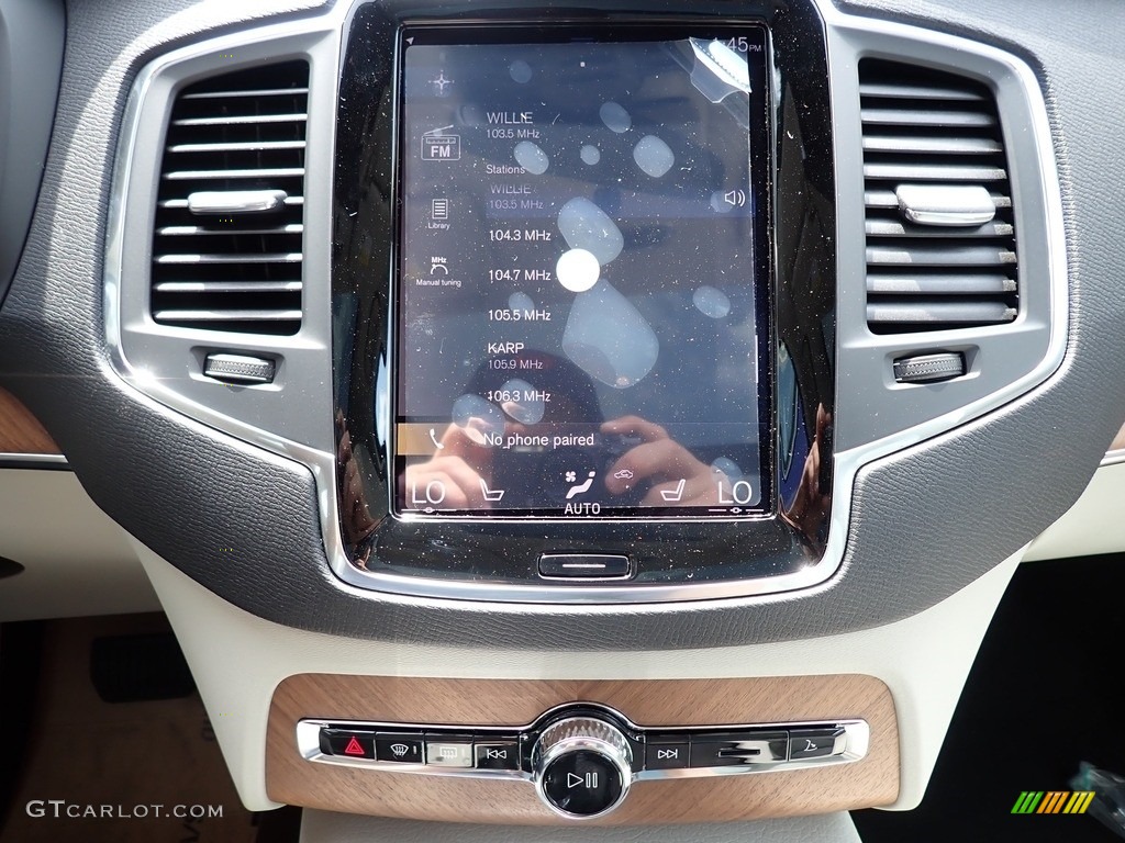 2021 Volvo XC90 T6 AWD Momentum Controls Photo #139214241