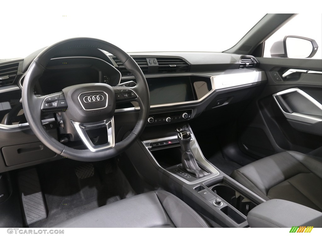 Black Interior 2019 Audi Q3 Premium quattro Photo #139216620