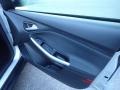 Ingot Silver - Focus SE Hatchback Photo No. 13