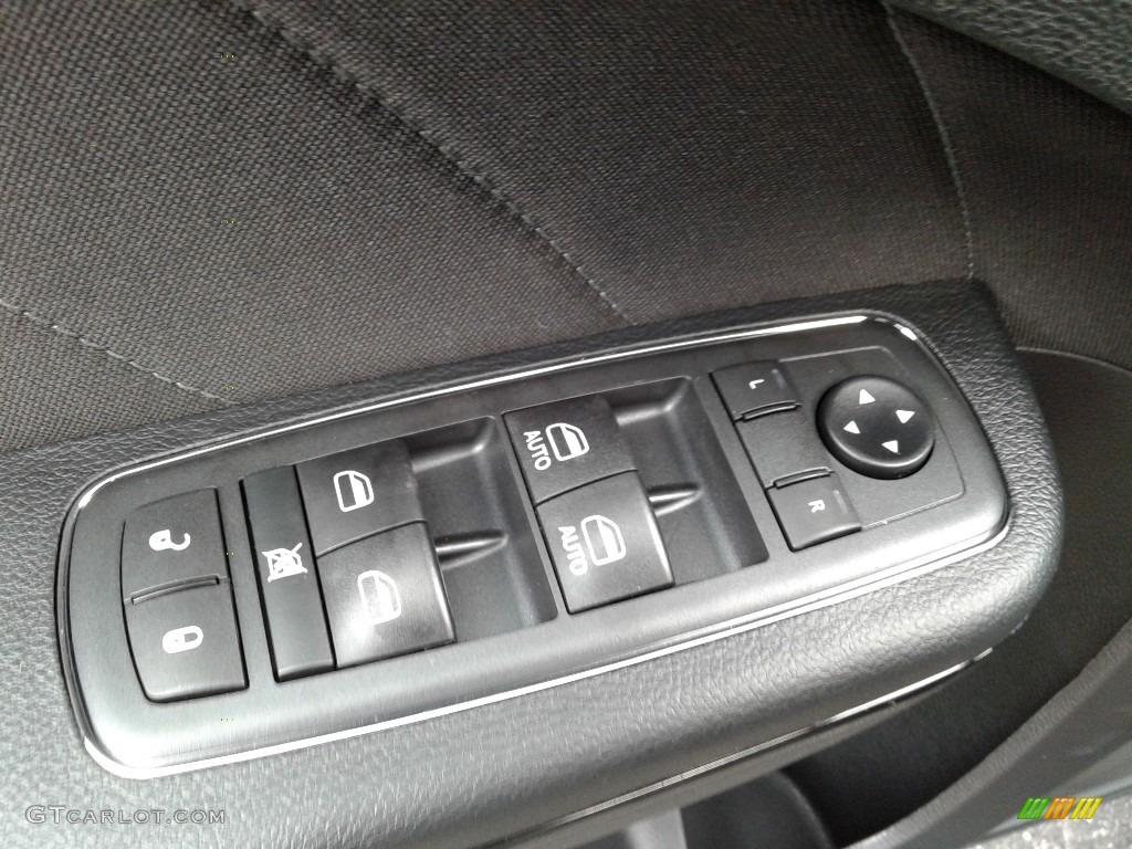 2020 Charger SXT - Pitch Black / Black photo #11