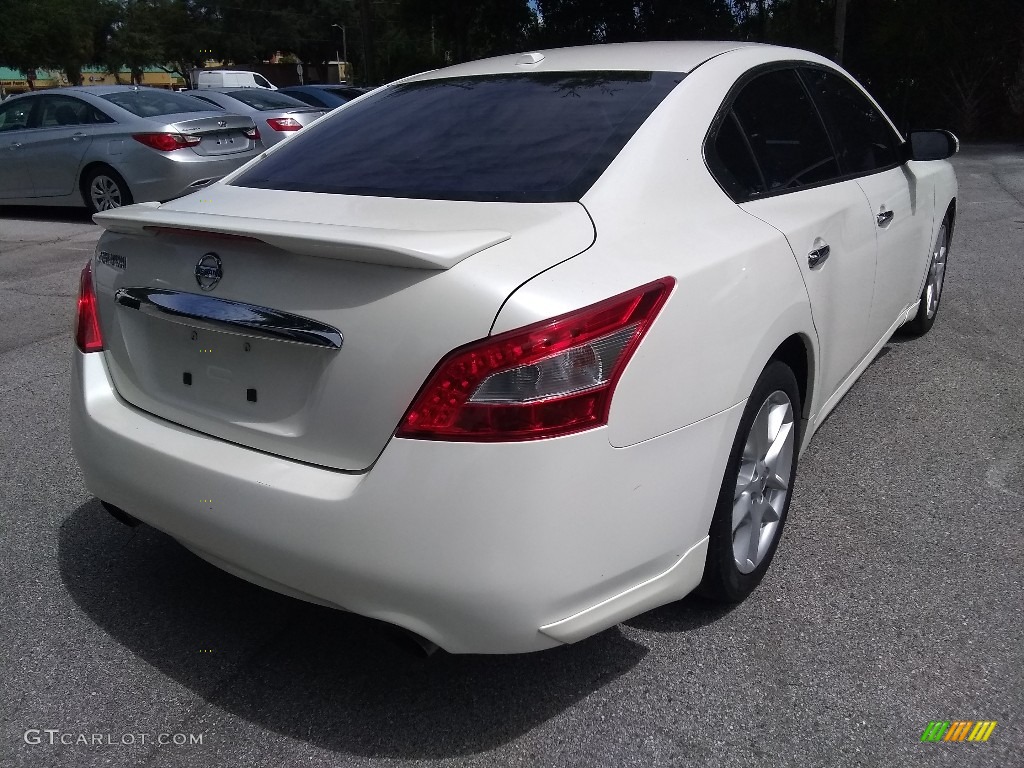 2010 Maxima 3.5 S - Winter Frost White / Charcoal photo #3