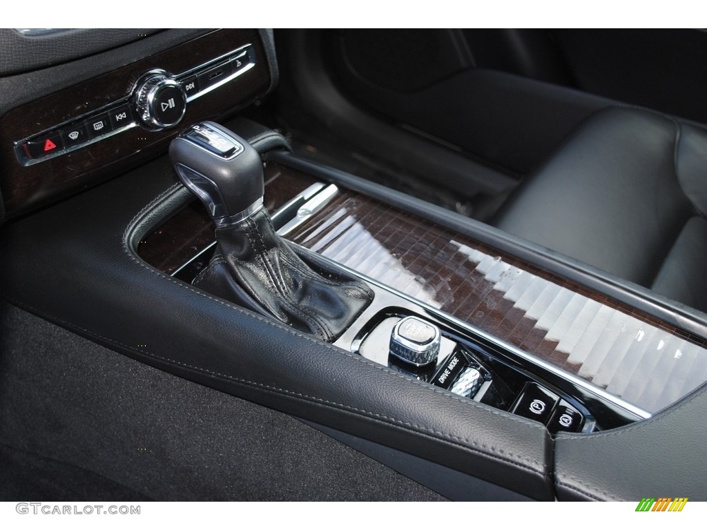 2019 Volvo XC90 T5 Momentum 8 Speed Automatic Transmission Photo #139228046