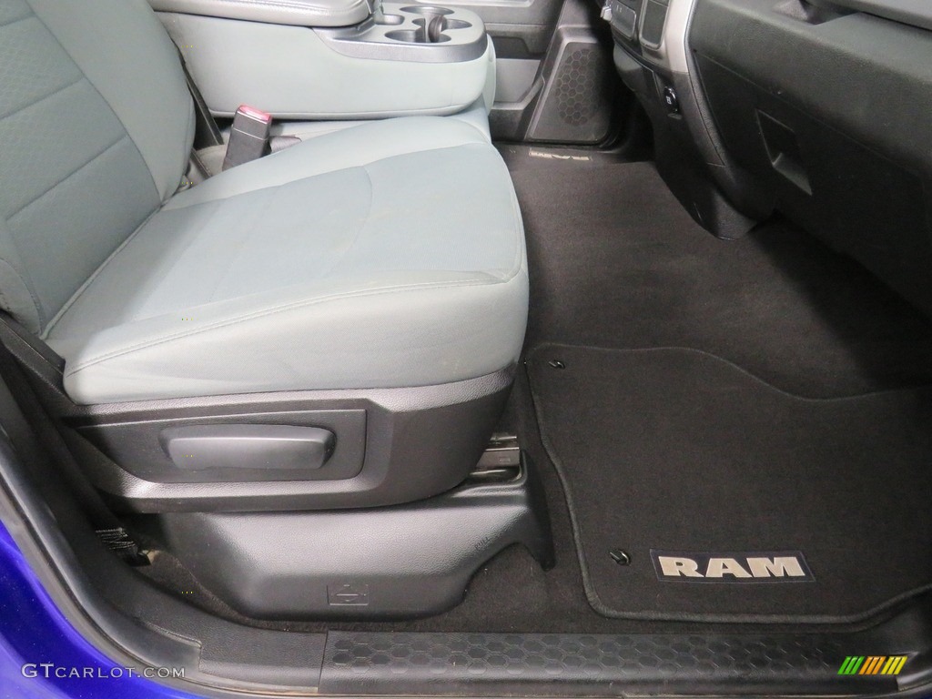 2014 1500 Express Quad Cab 4x4 - Blue Streak Pearl Coat / Black/Diesel Gray photo #37