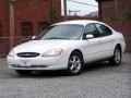 2001 Vibrant White Ford Taurus SES  photo #10