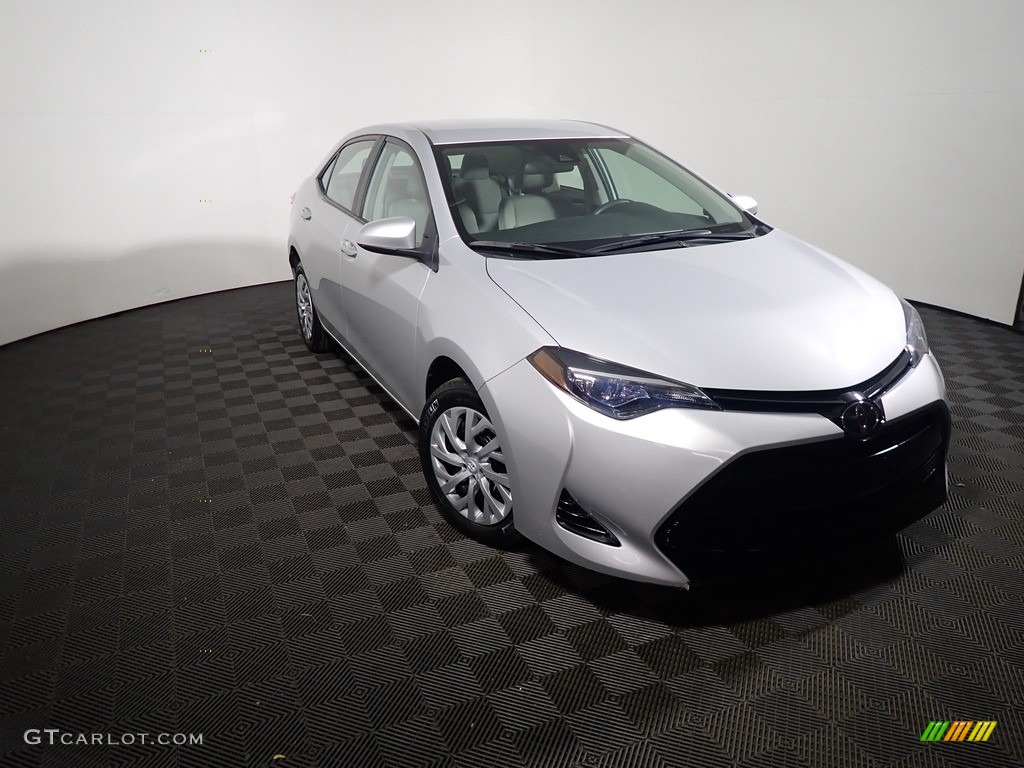 2017 Corolla LE - Classic Silver Metalic / Ash Gray photo #3